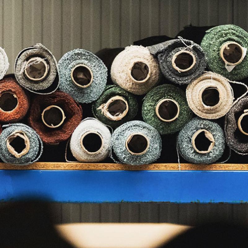 Entdecke die Bezüge des Sofas!